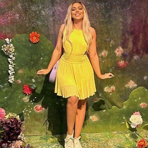 BCBGMaxazira Francie Pleated Mini Dress - Yellow - Size 6 - *LIKE NEW*